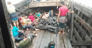 হাতিয়ায় মেঘনা নদীতে ট্রলারডুবি; ৩২ জনকে উদ্ধার, নিখোঁজ ৭